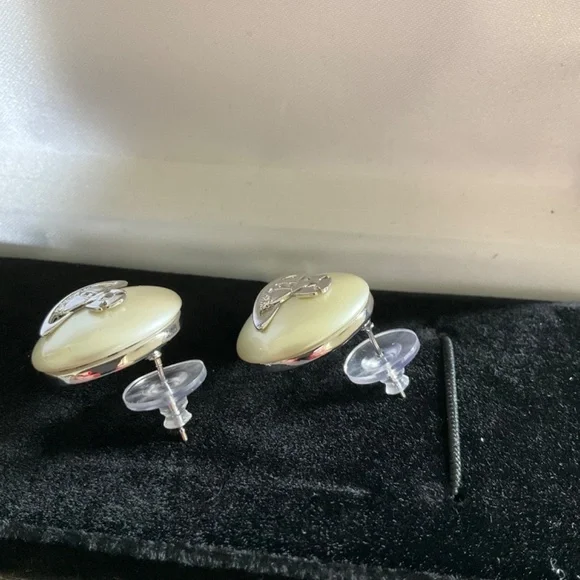 Vivienne Westwood Women's White Emmylou Earrings - Picture 4 of 5